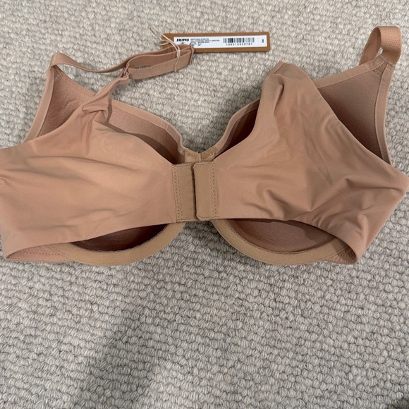 SKIMS Nude Comfort Bra - Picture 2 of 6